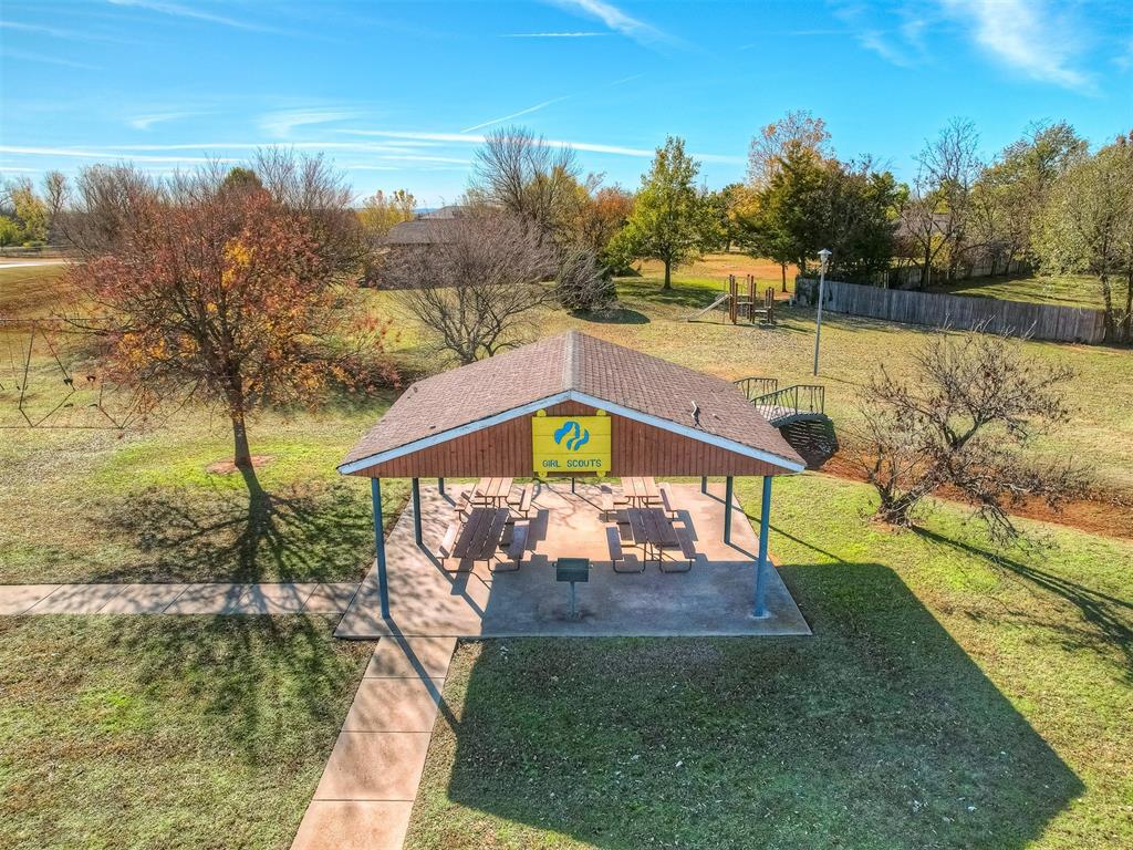 2009 NE Van Buren Avenue