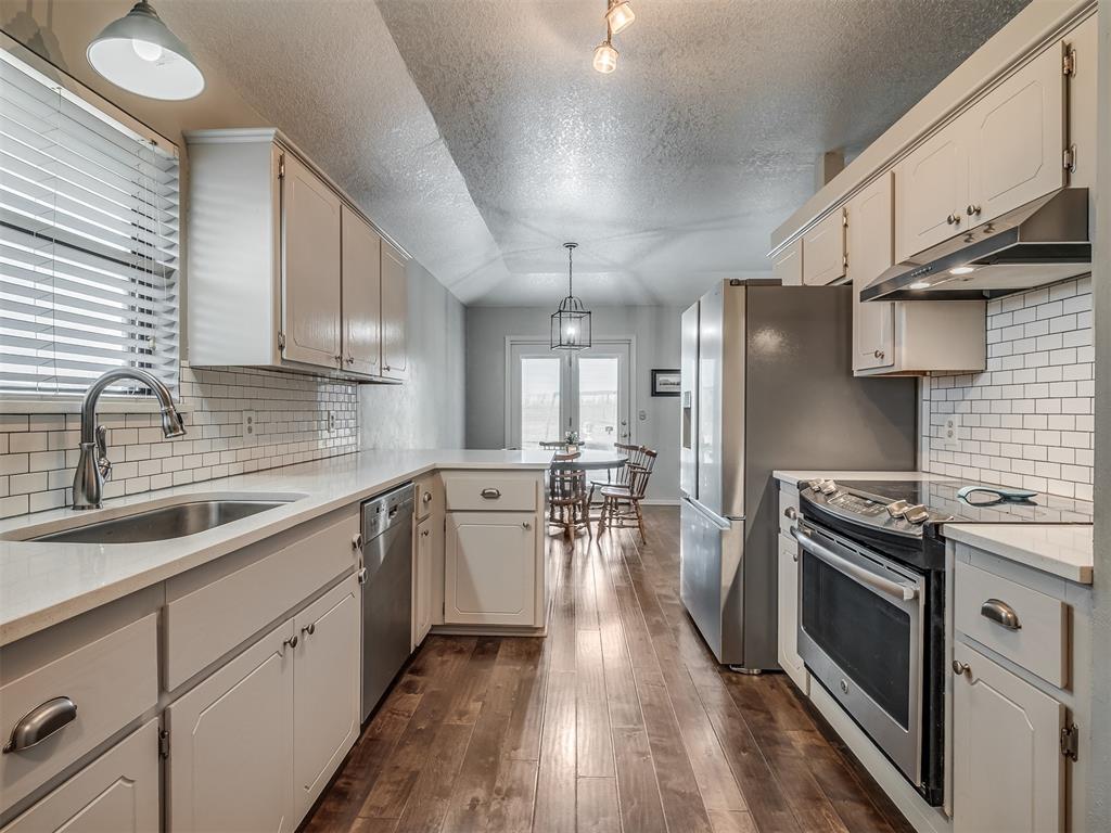 2009 NE Van Buren Avenue