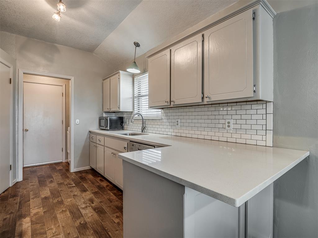 2009 NE Van Buren Avenue