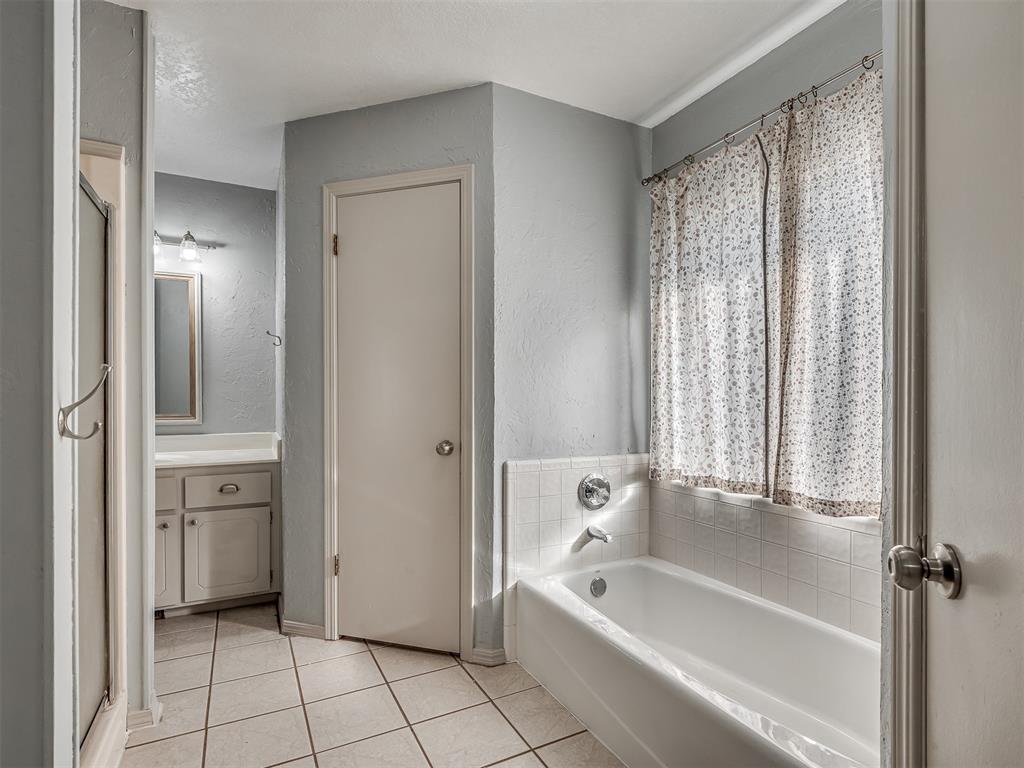 2009 NE Van Buren Avenue