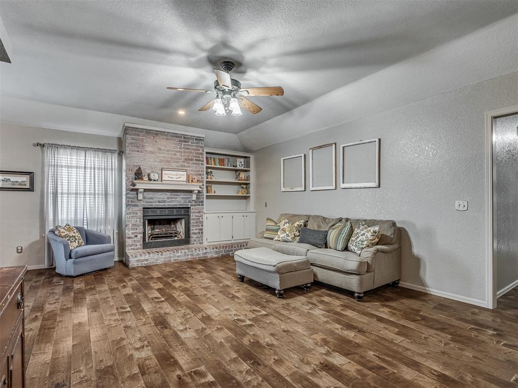 2009 NE Van Buren Avenue