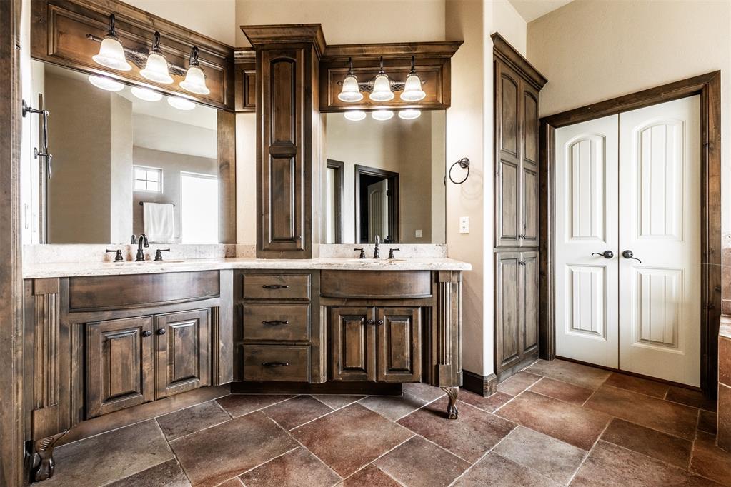 1296 Meadow View Drive