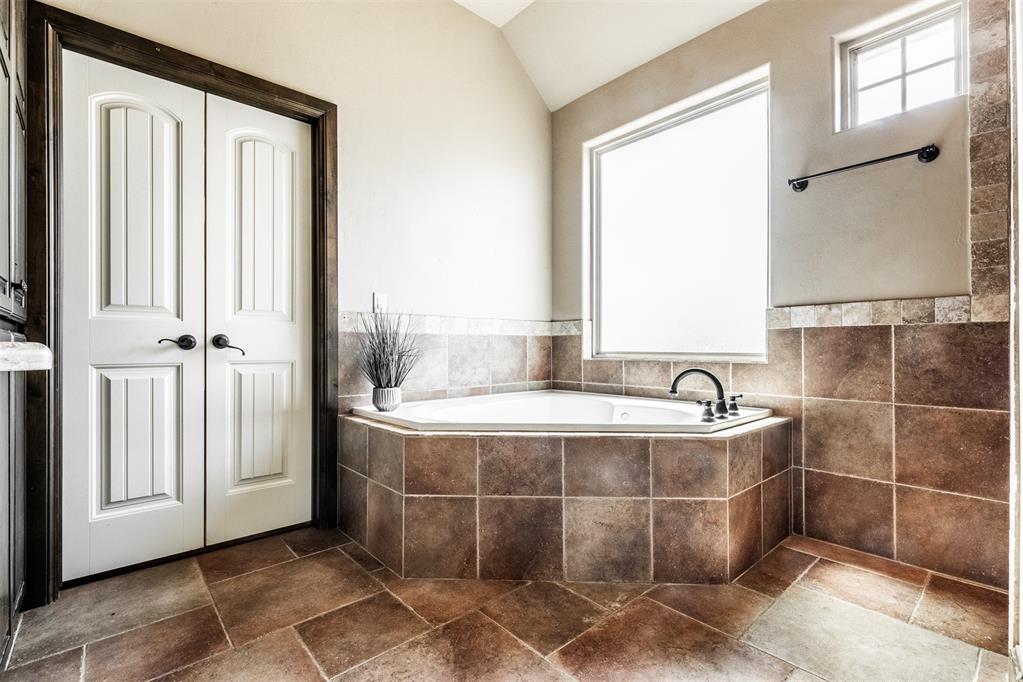 1296 Meadow View Drive