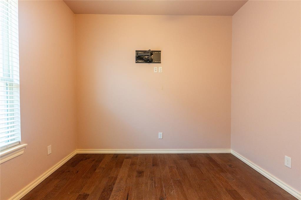 1013 Golden Leaf Drive