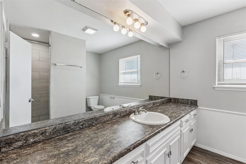 9400 Lakeshore Drive