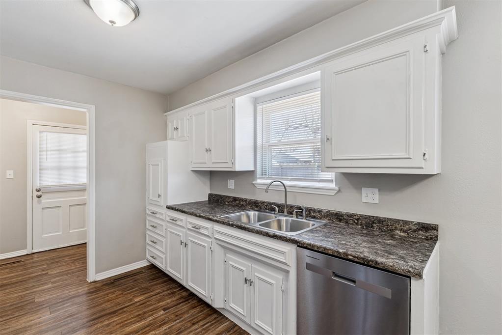 9400 Lakeshore Drive