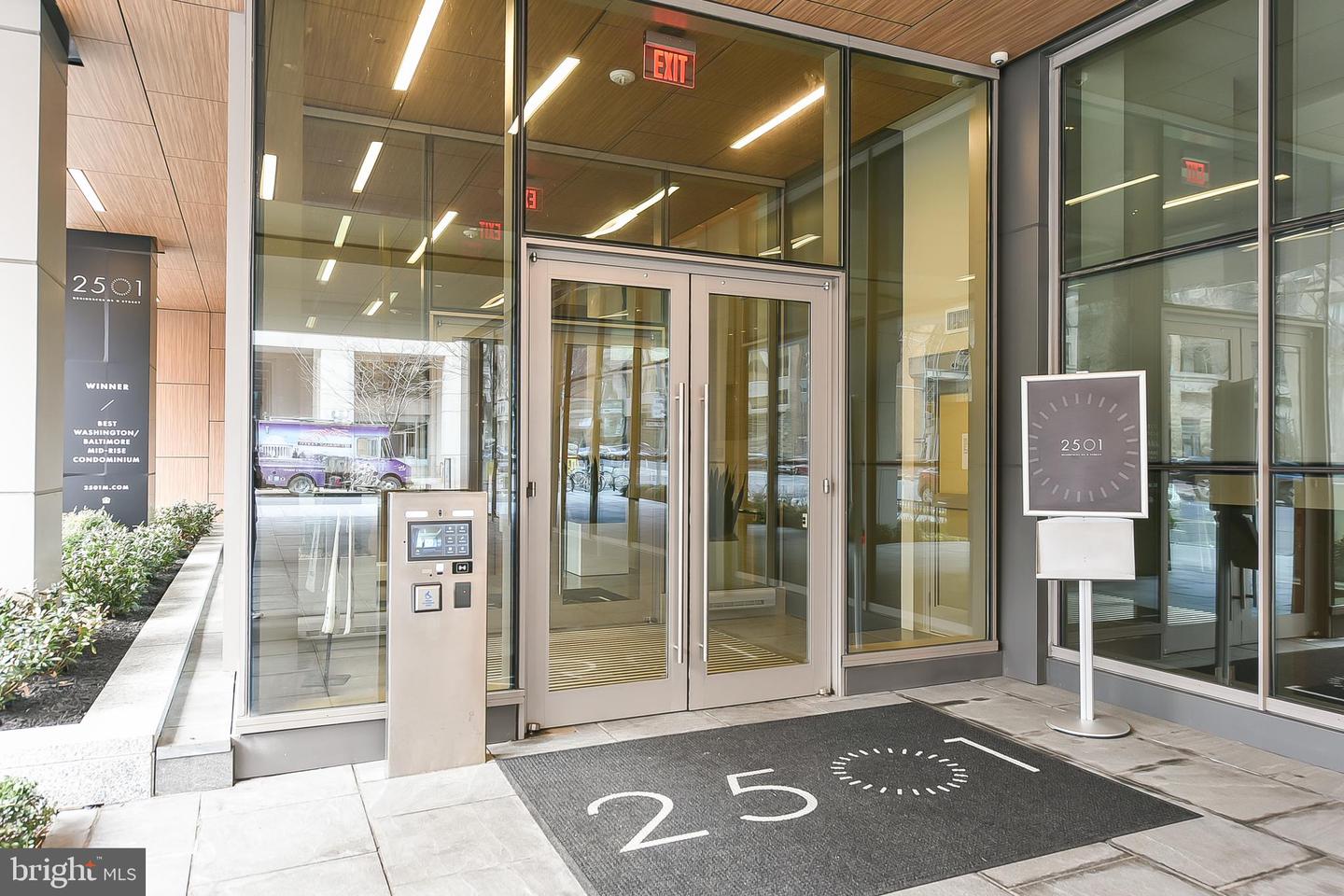 2501 M St NW #209