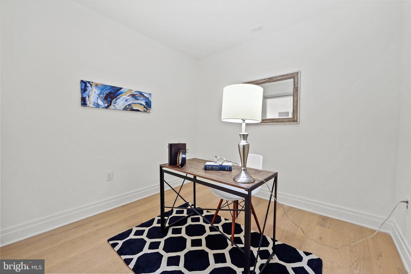 2501 M St NW #209