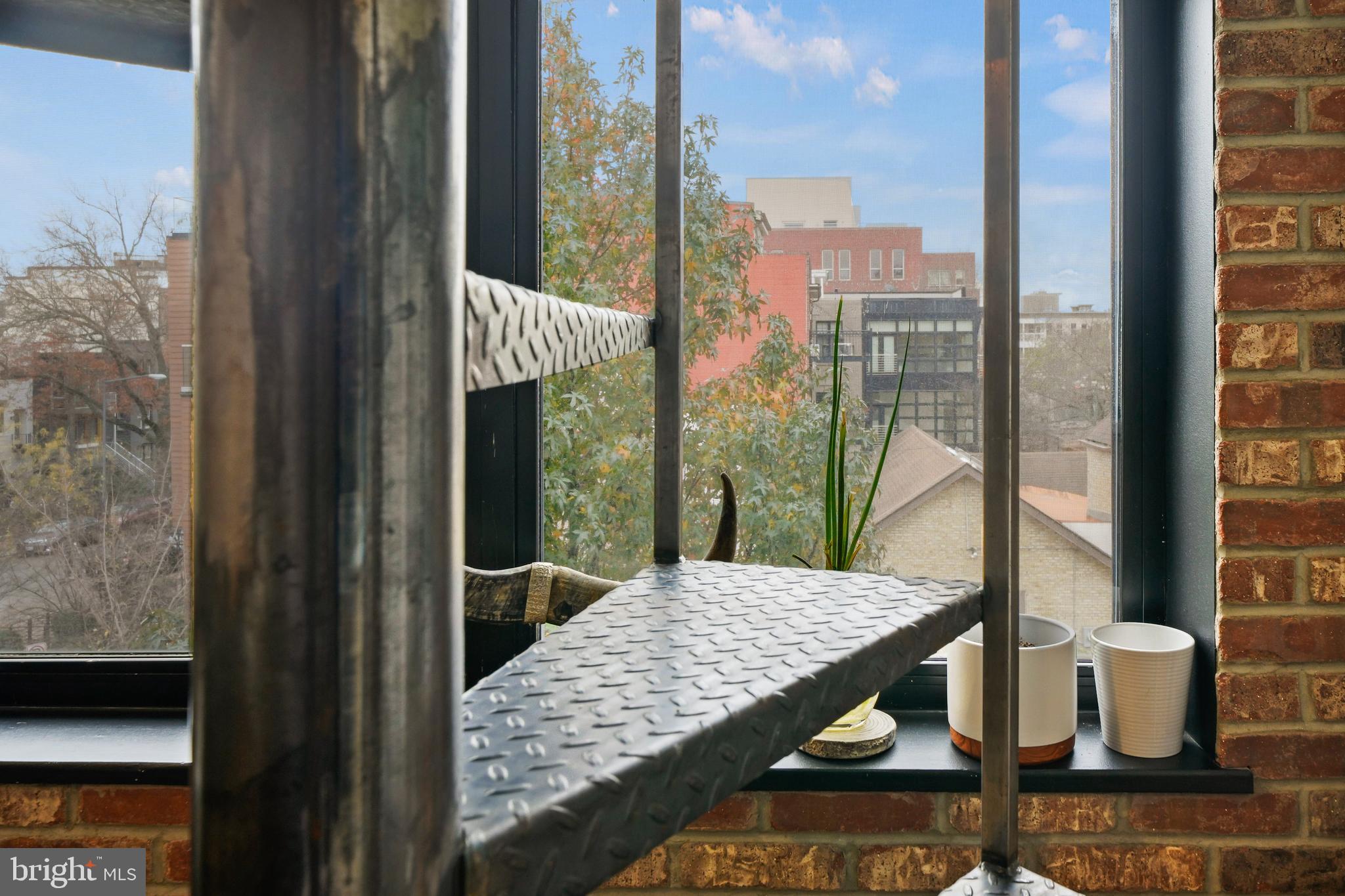 1111 W ST NW #10