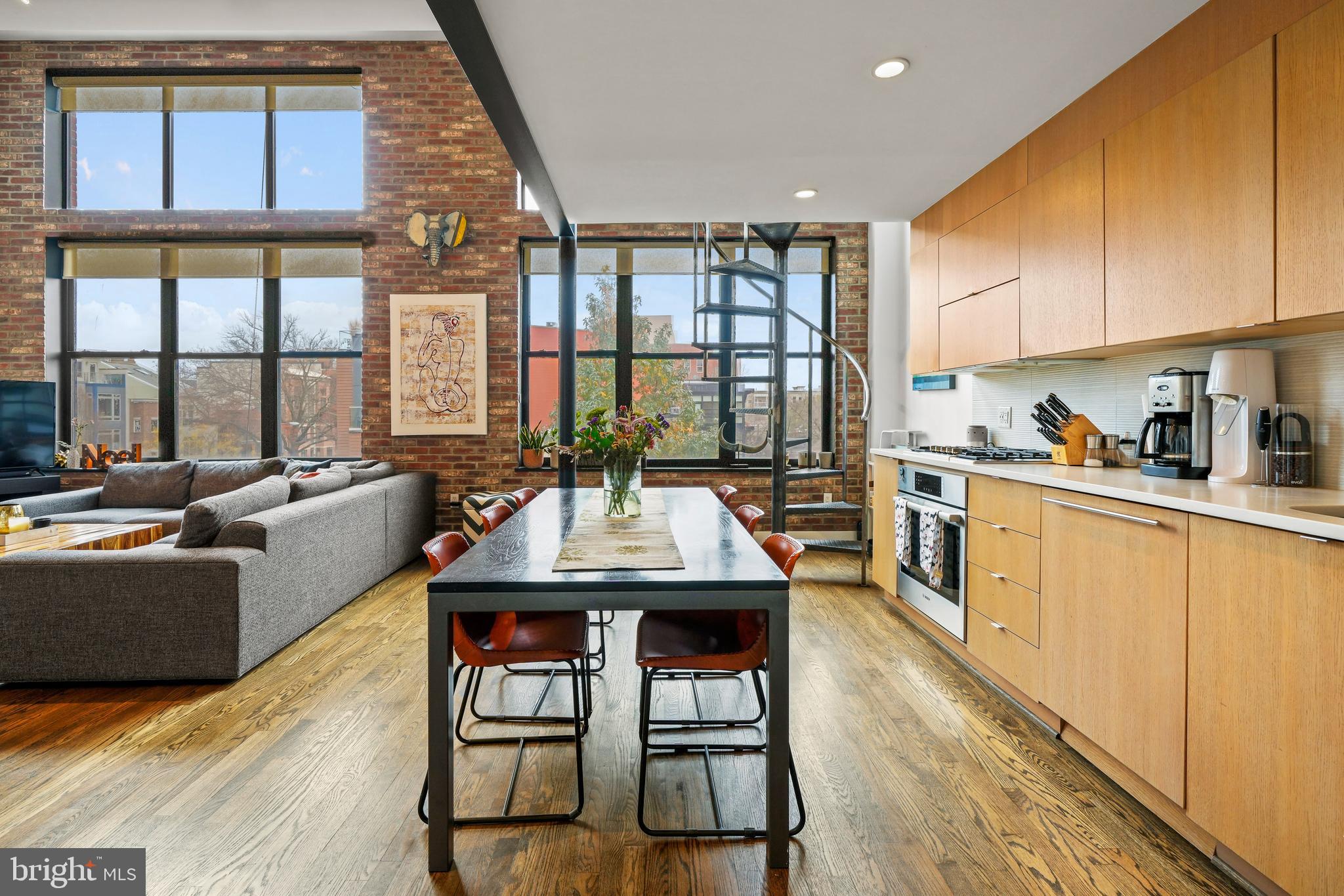 1111 W ST NW #10