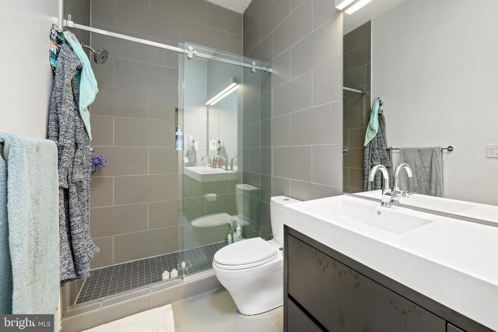1111 W ST NW #10