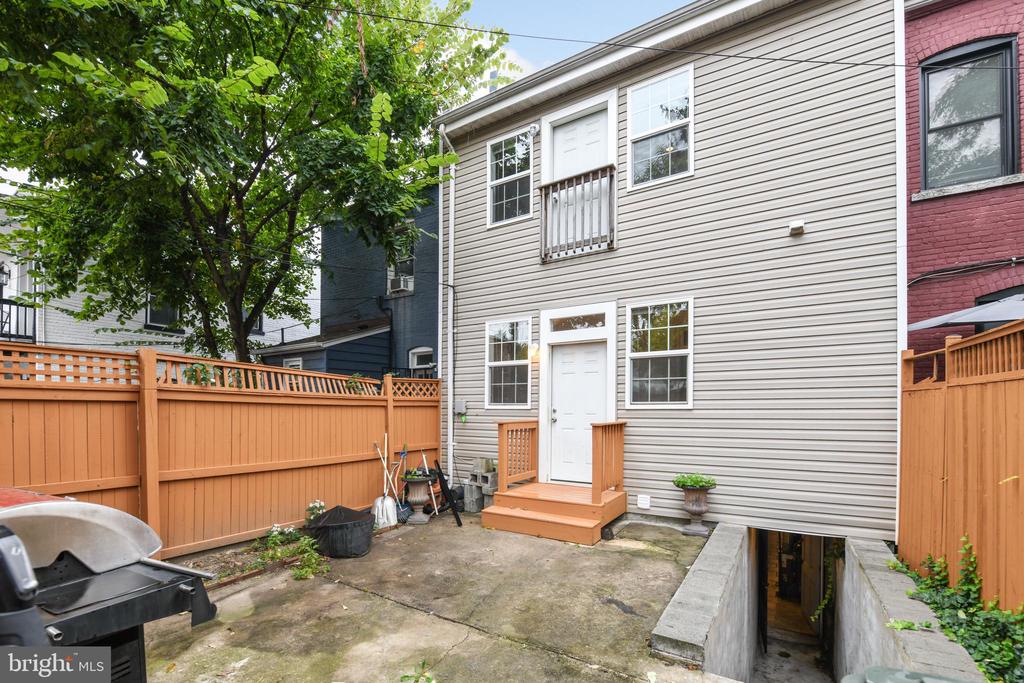 2221 FLAGLER PL NW
