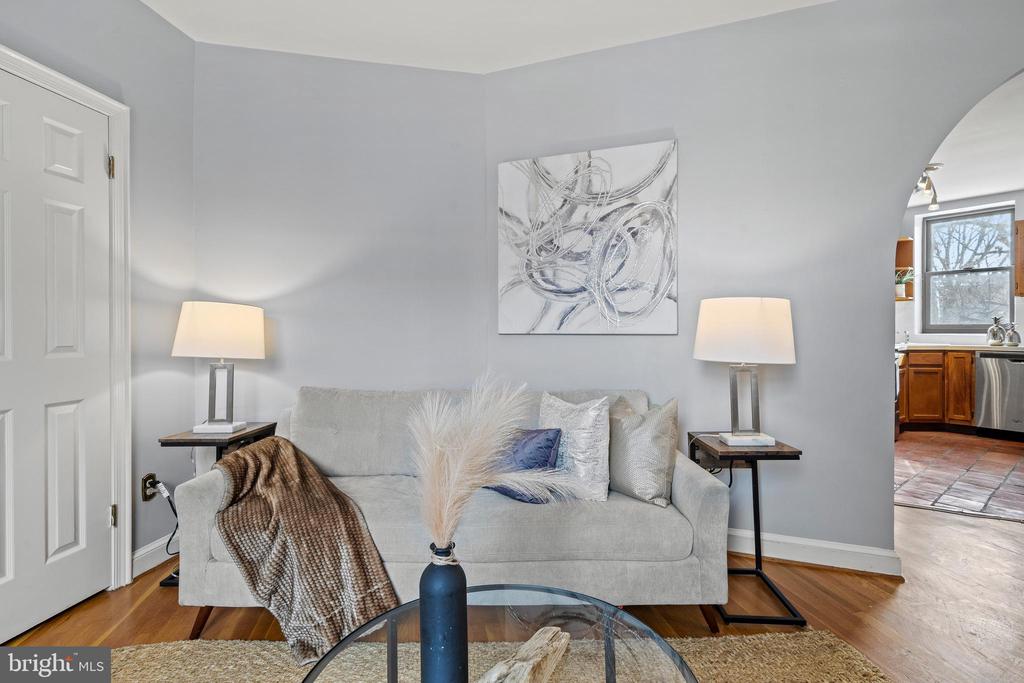 121 13th St NE #202