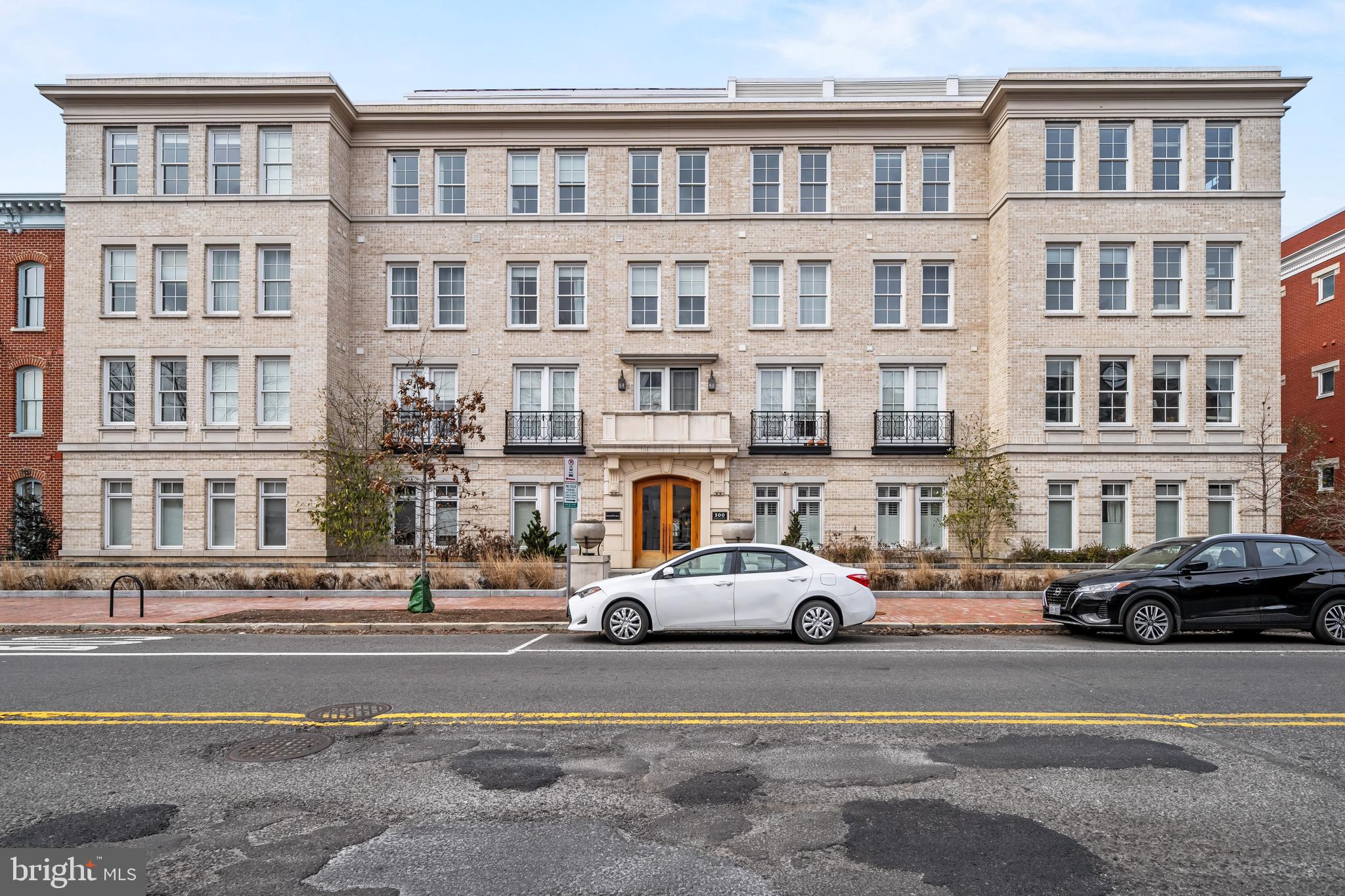 300 8th St NE #307
