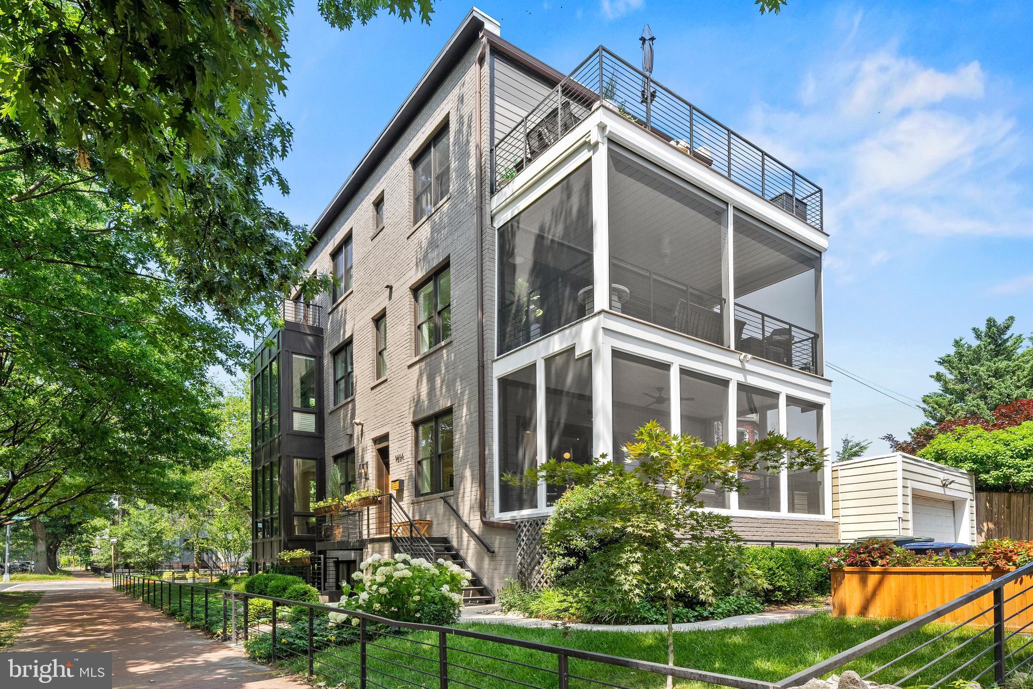 1401 South Carolina Ave SE #1