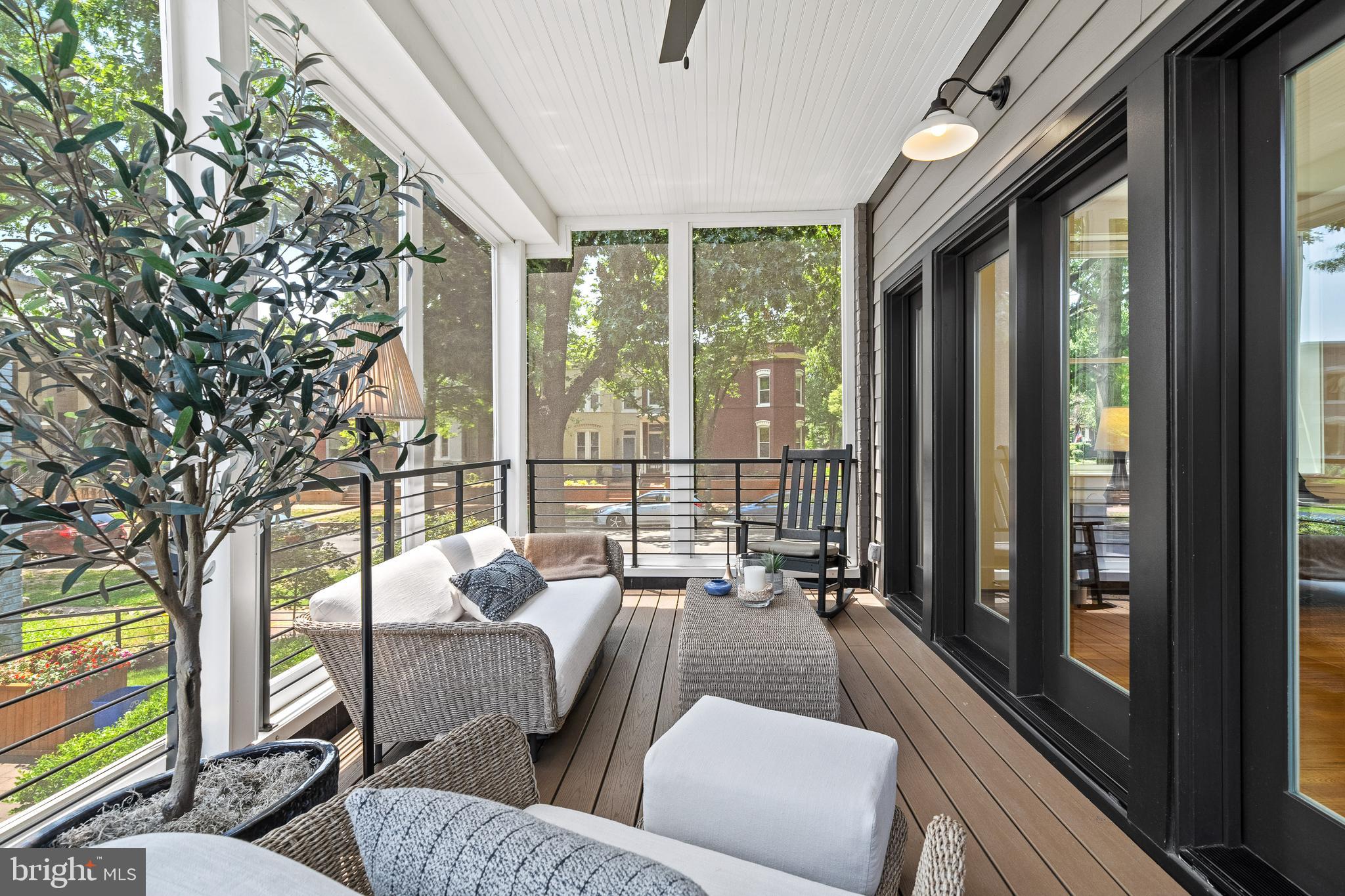 1401 South Carolina Ave SE #1