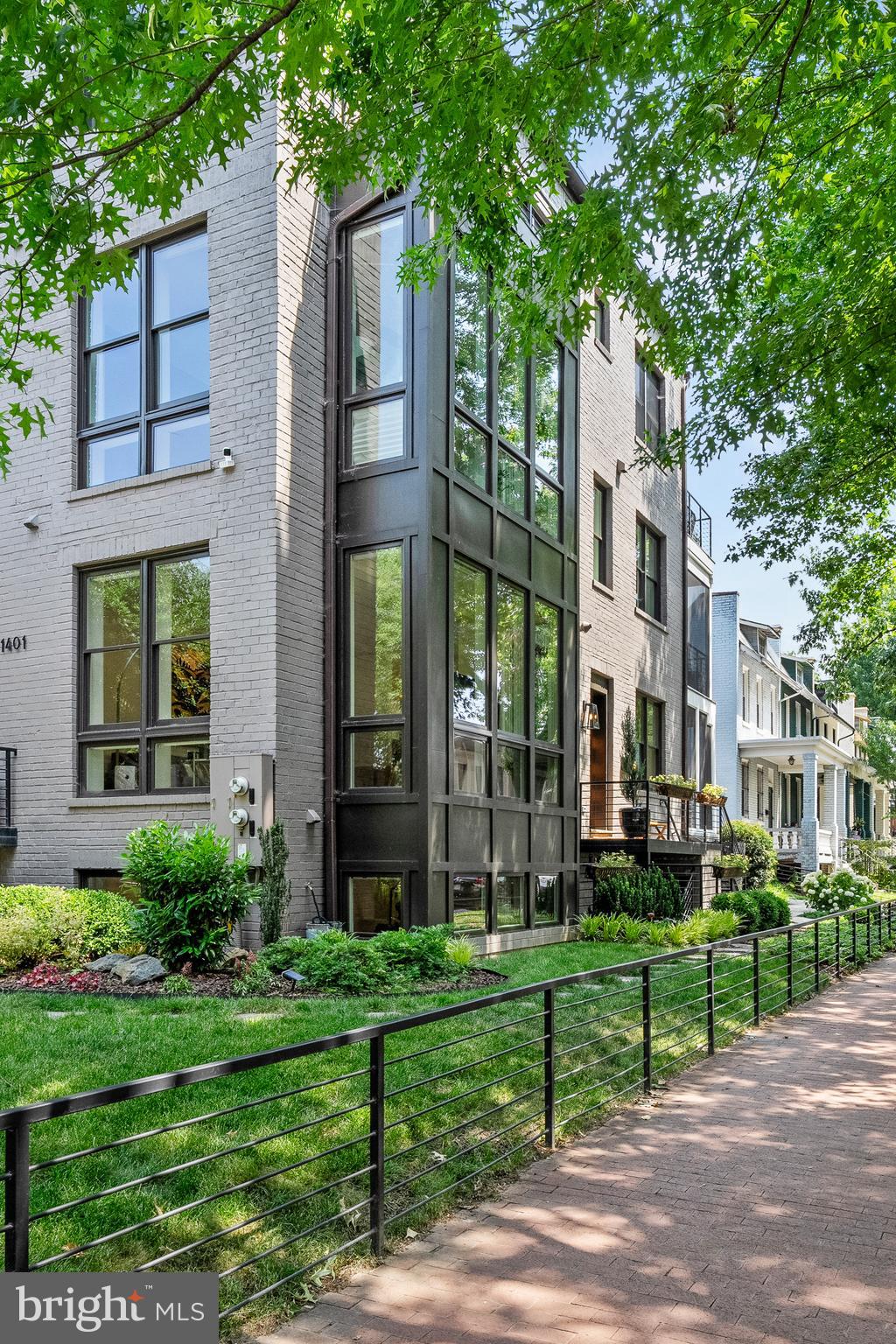 1401 South Carolina Ave SE #1