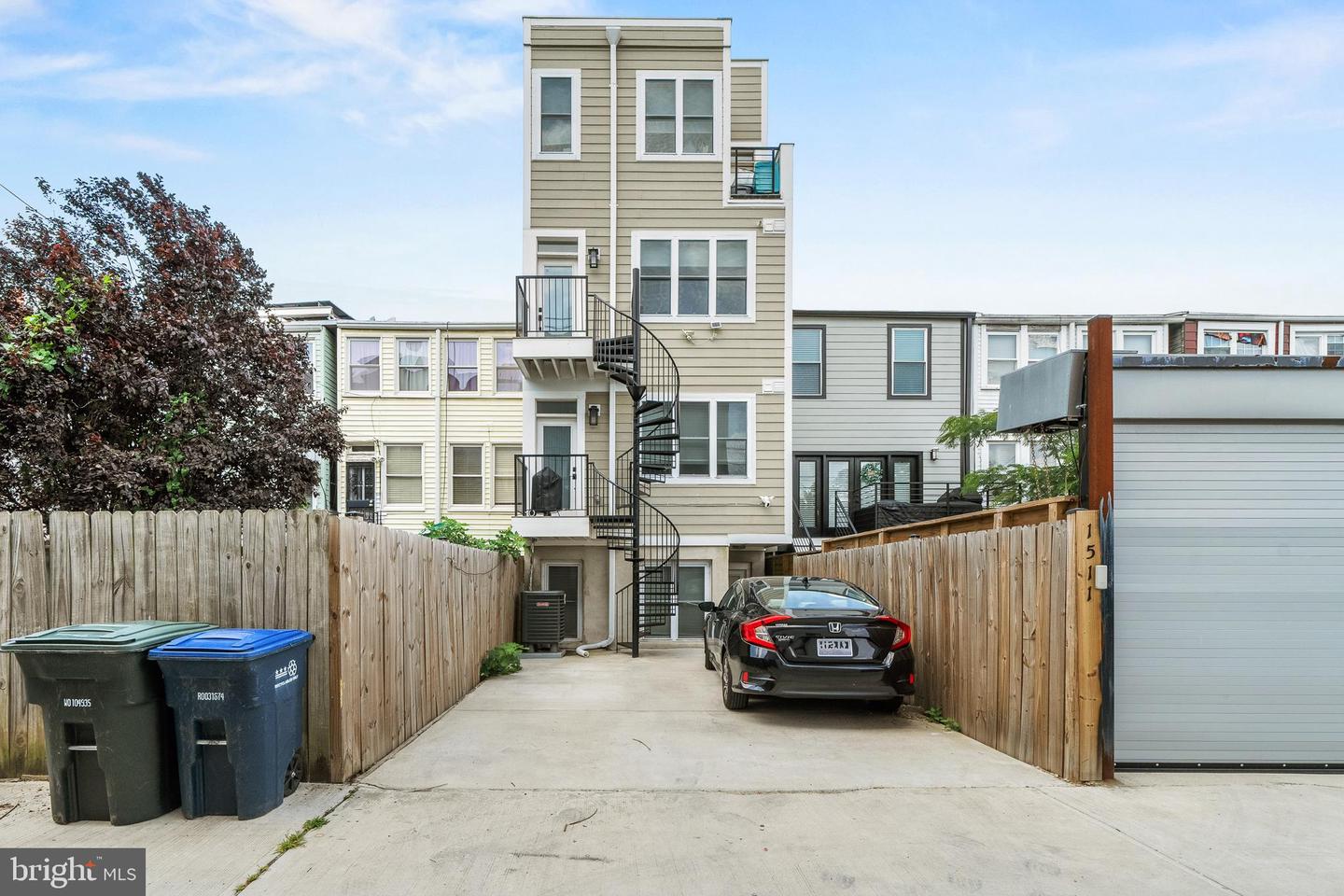 1509 D St NE #2