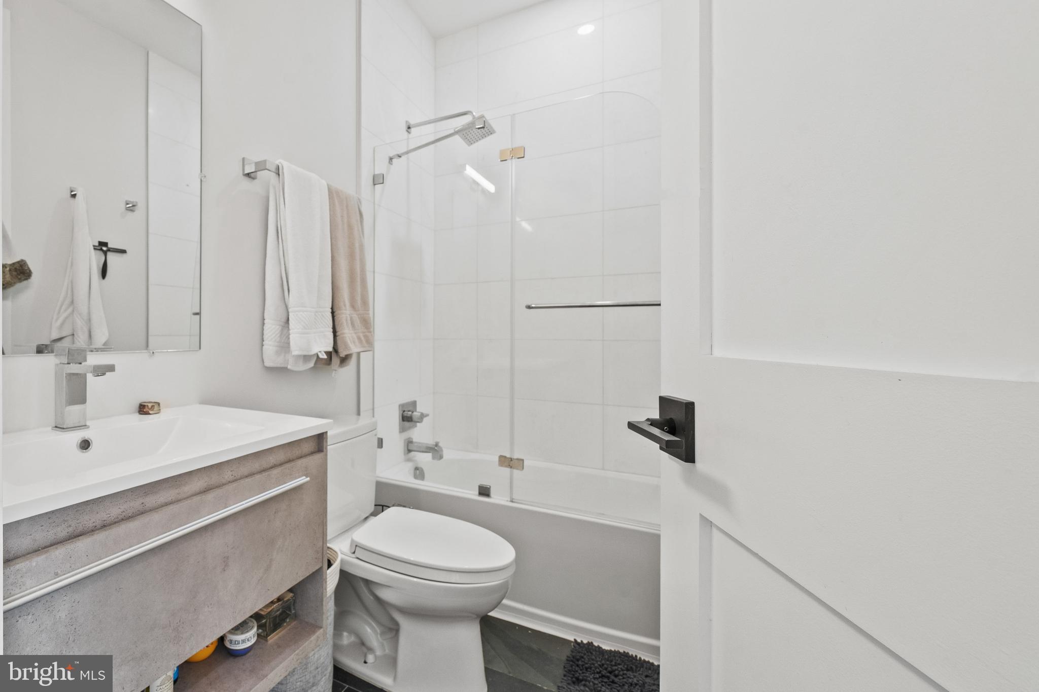 1509 D St NE #2