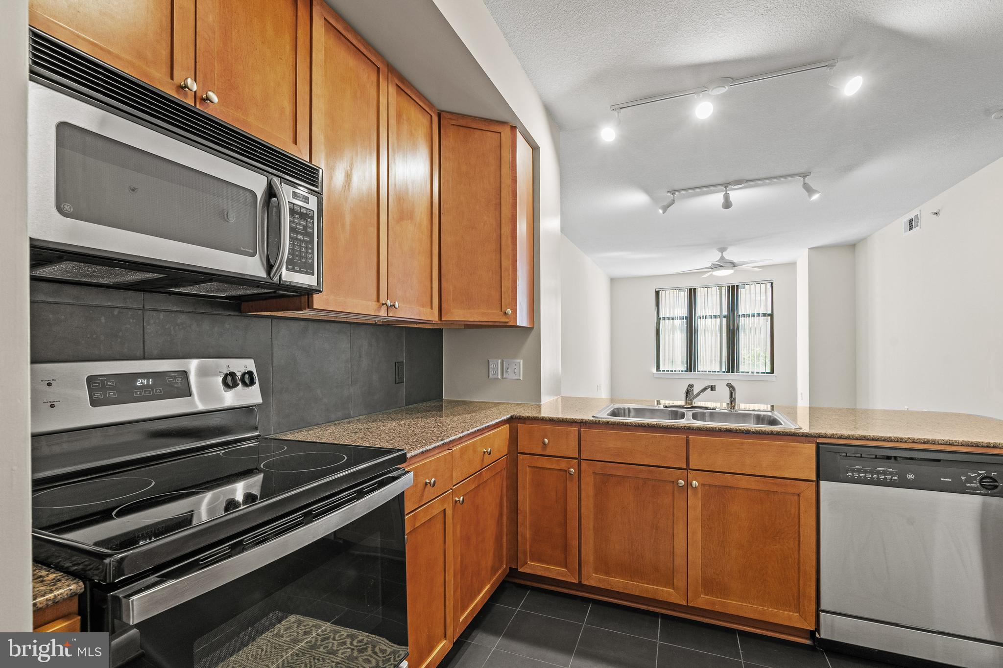 400 MASSACHUSETTS AVENUE NW 421