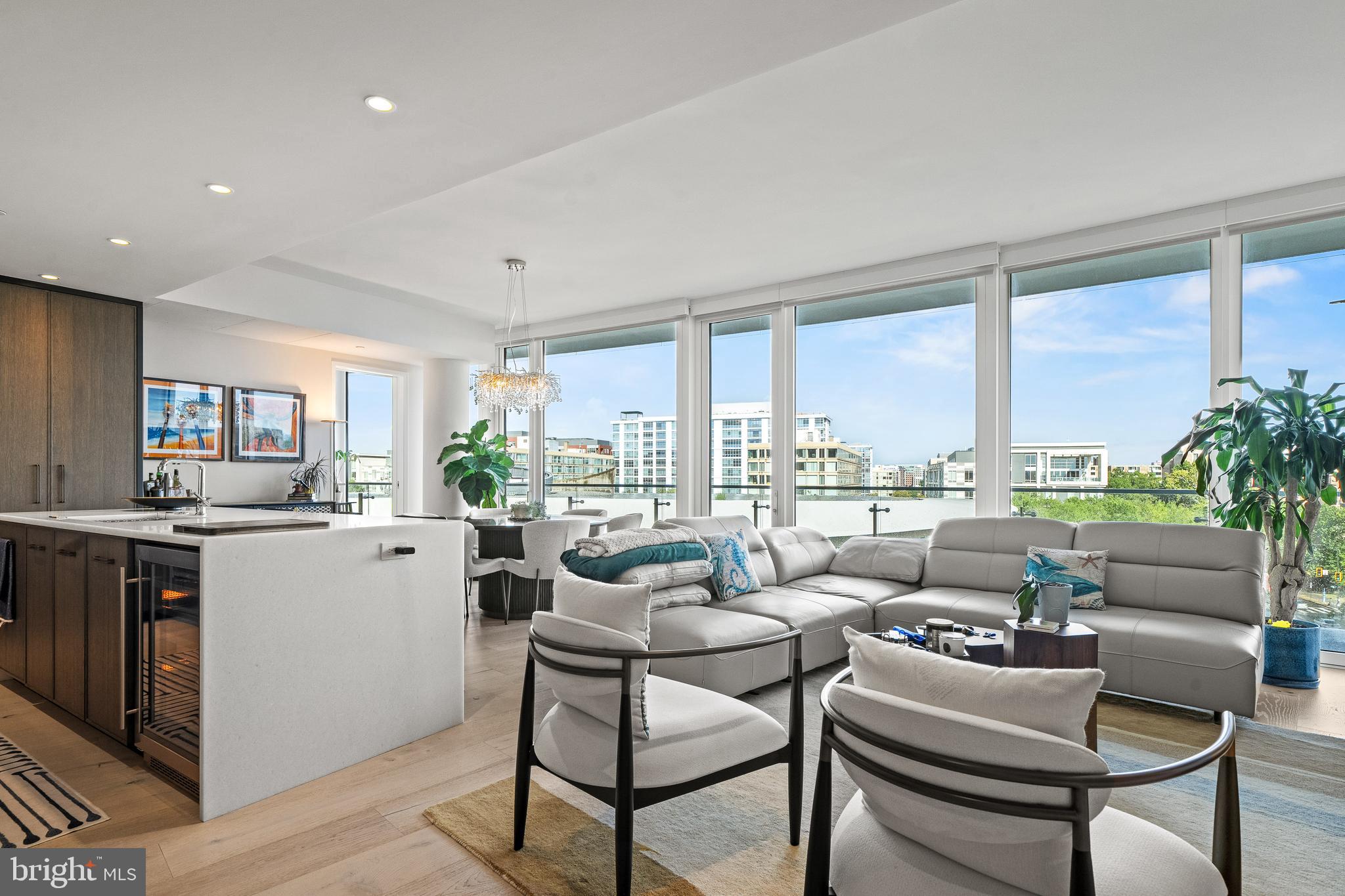 601 WHARF STREET SW 704