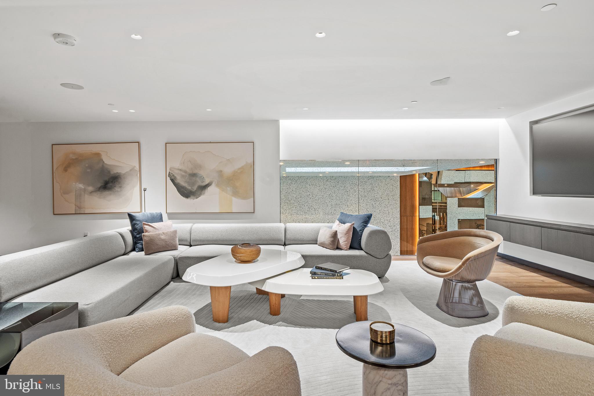 601 WHARF STREET SW 704