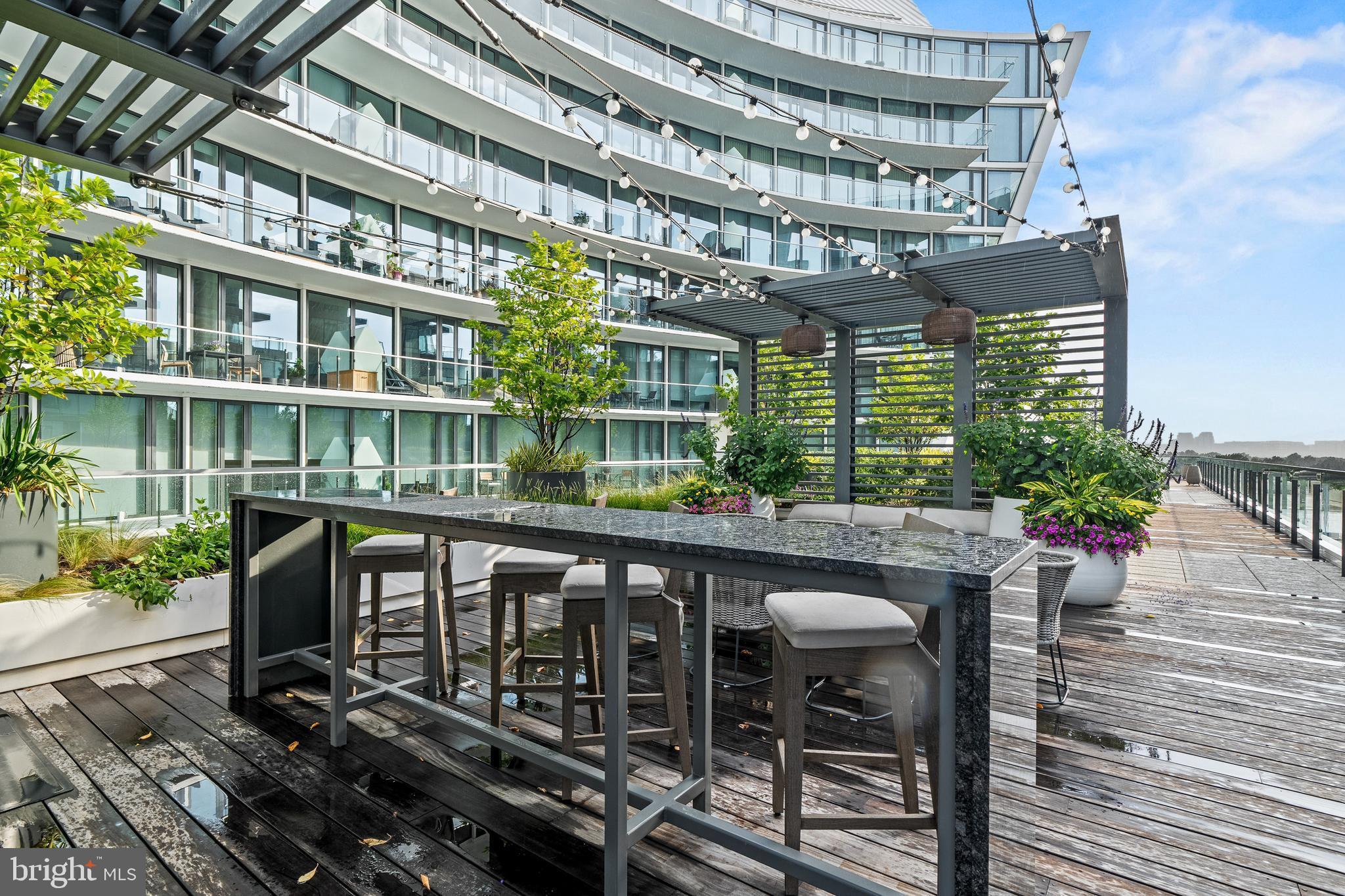 601 WHARF STREET SW 704