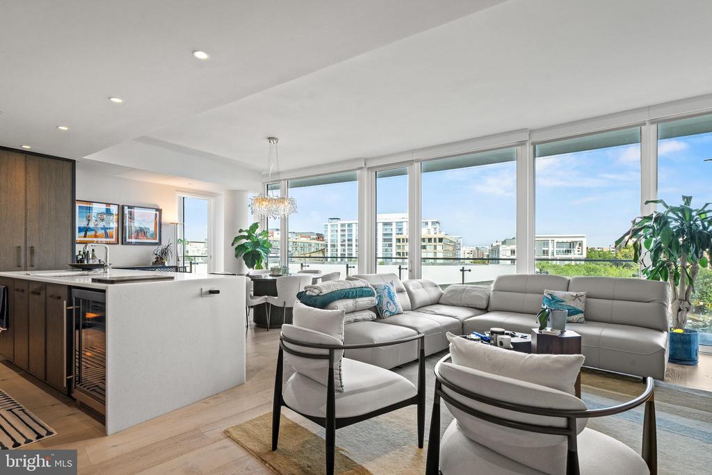 601 WHARF STREET SW 704