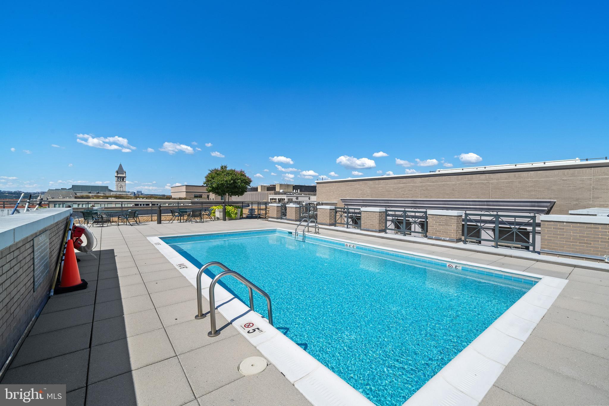 701 PENNSYLVANIA AVENUE NW 1221