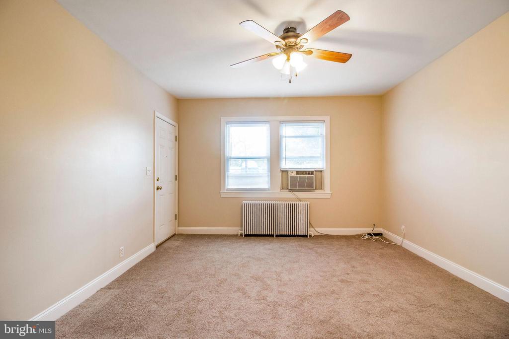2921 PENNSYLVANIA AVENUE SE 4