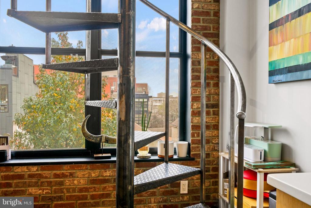 1111 W STREET NW 10