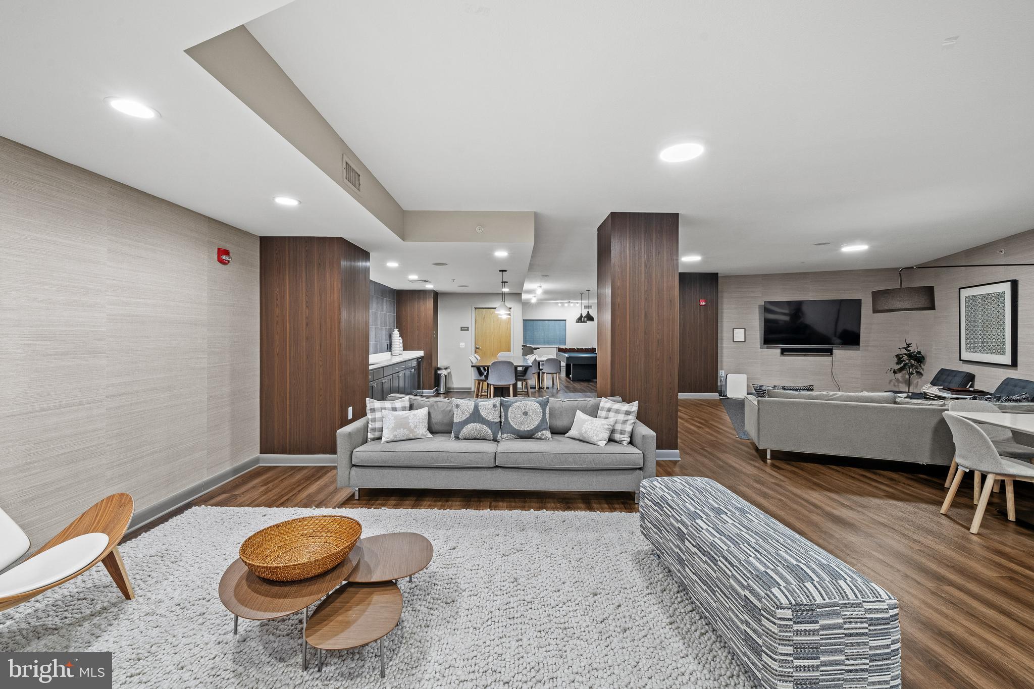 400 MASSACHUSETTS AVENUE NW 421