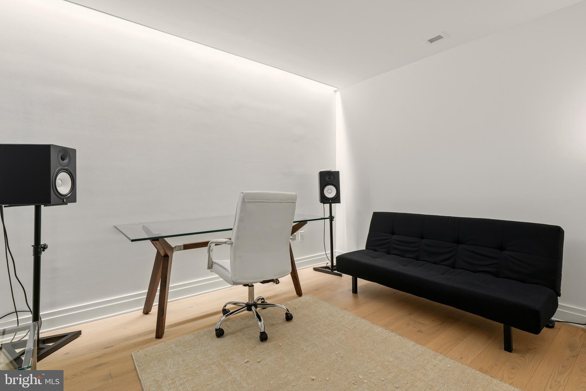 2501 M STREET NW 306