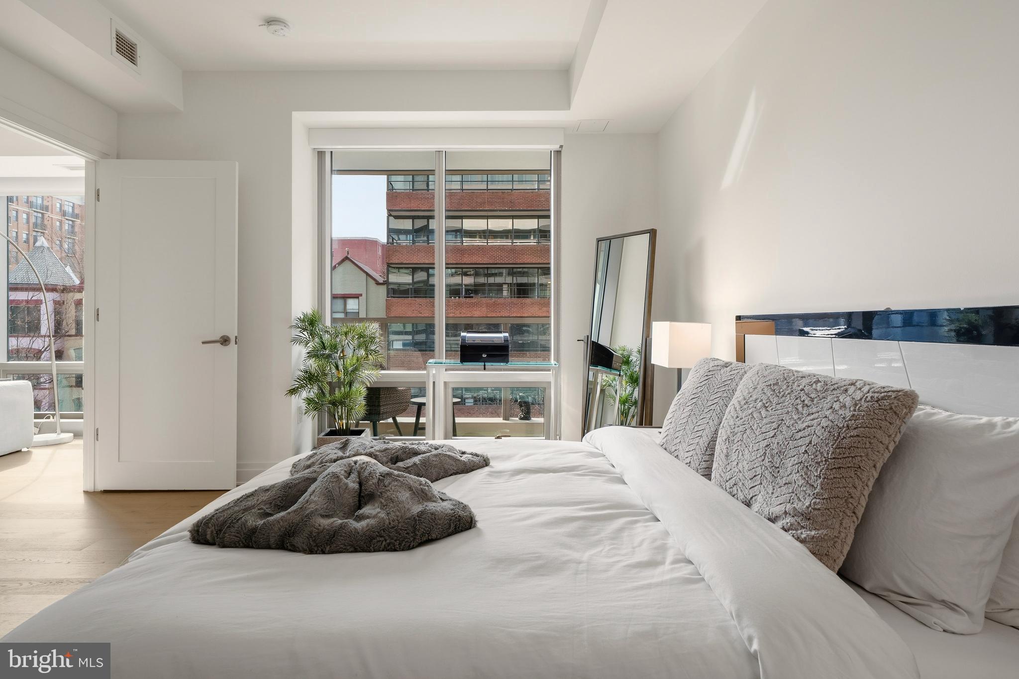 2501 M STREET NW 306