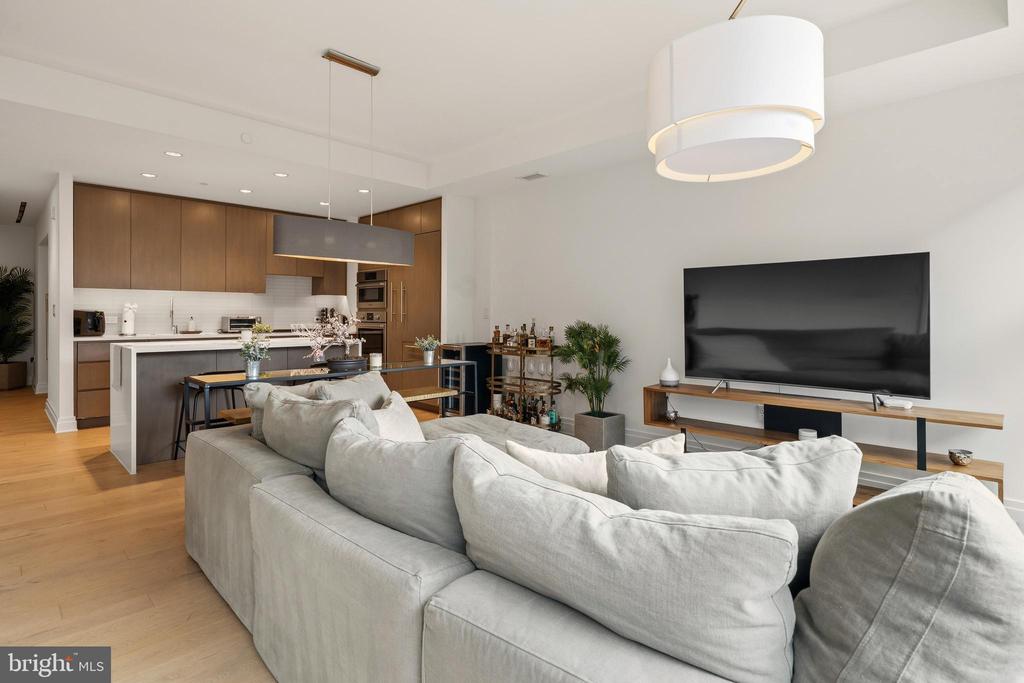 2501 M STREET NW 306