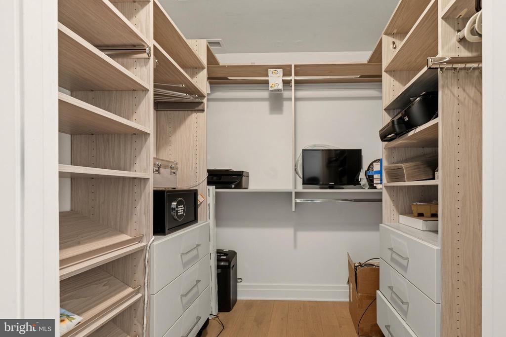 2501 M STREET NW 306