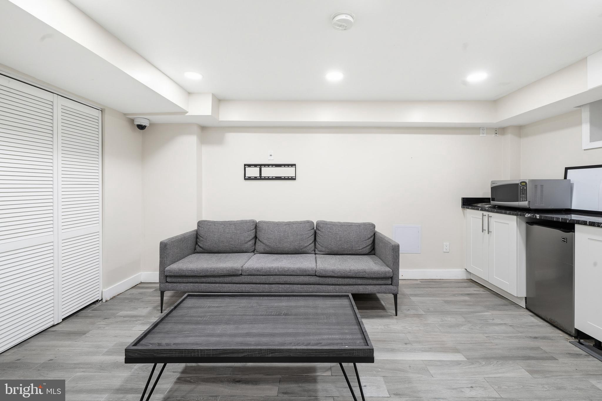 1125 12TH STREET NW 81