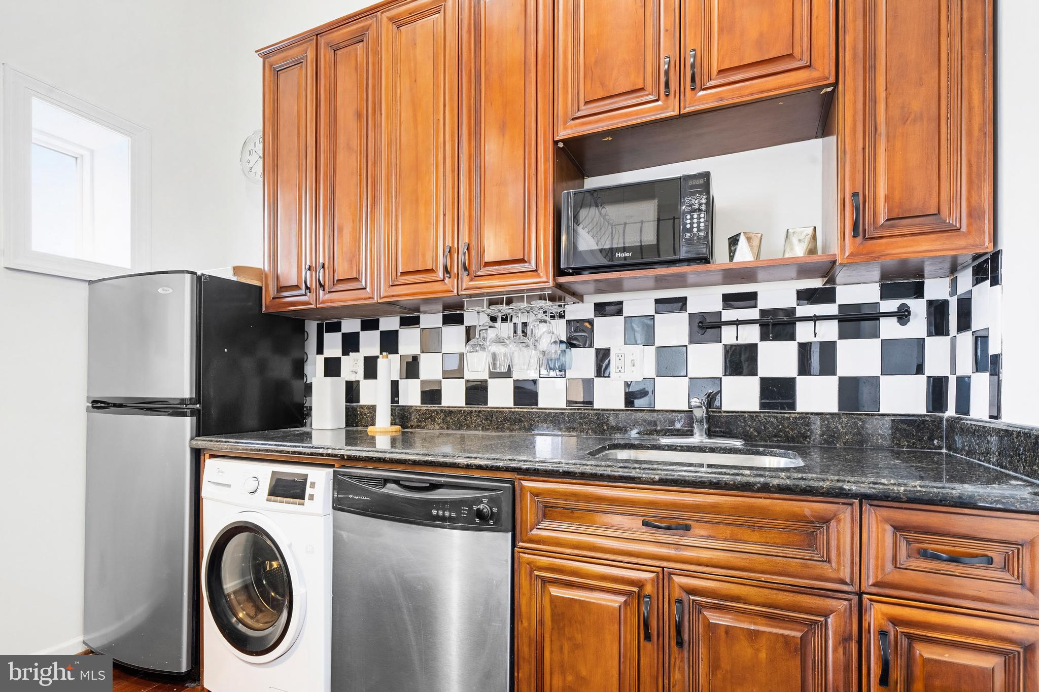 1125 12TH STREET NW 81