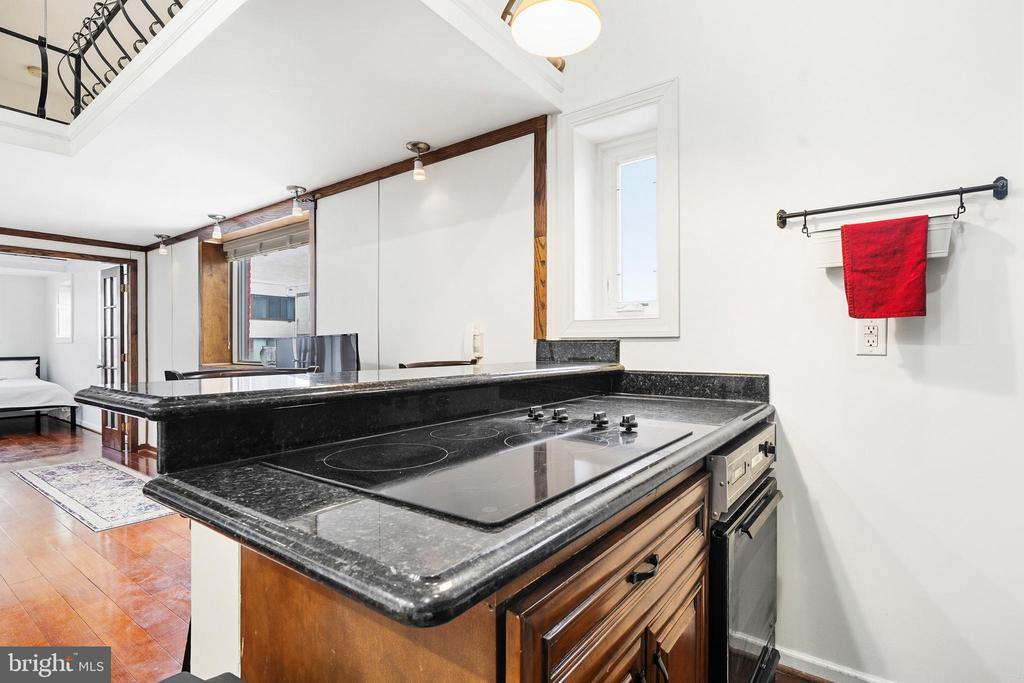 1125 12TH STREET NW 81