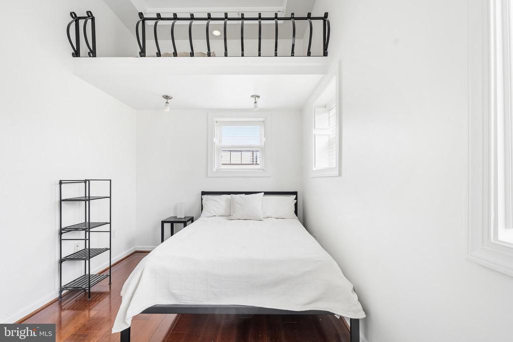 1125 12TH STREET NW 81
