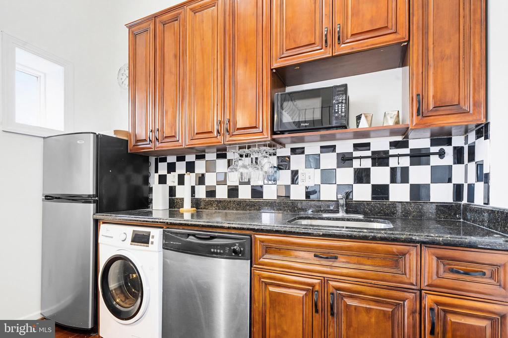 1125 12TH STREET NW 81