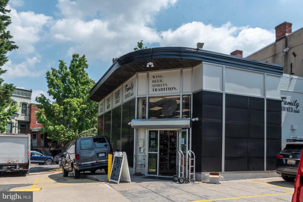305 C STREET NE Unit: 104