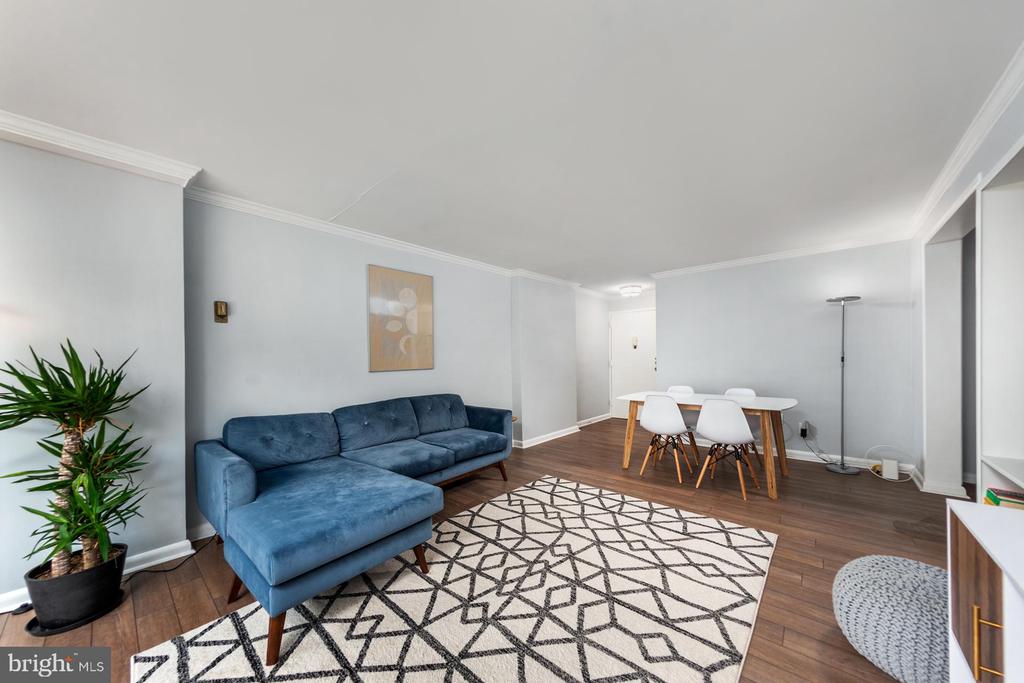 305 C STREET NE Unit: 104