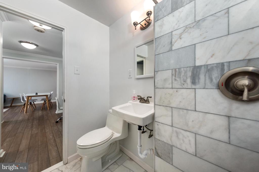 305 C STREET NE Unit: 104