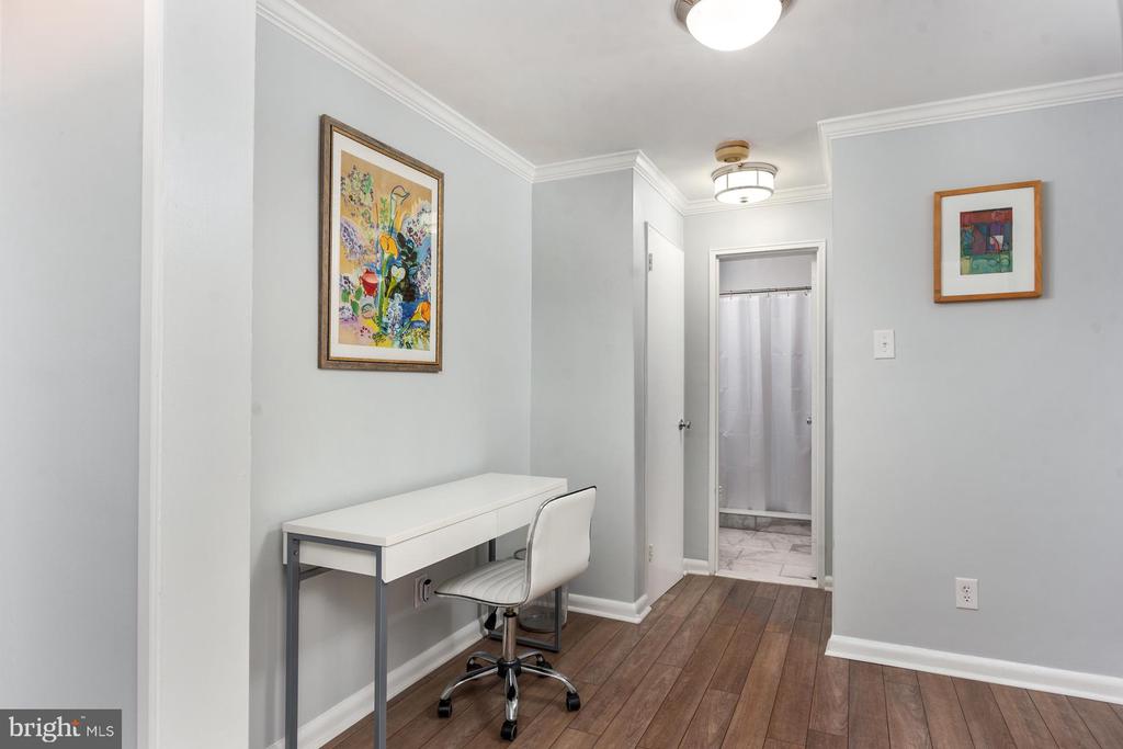 305 C STREET NE Unit: 104