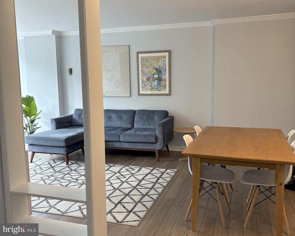305 C STREET NE Unit: 104