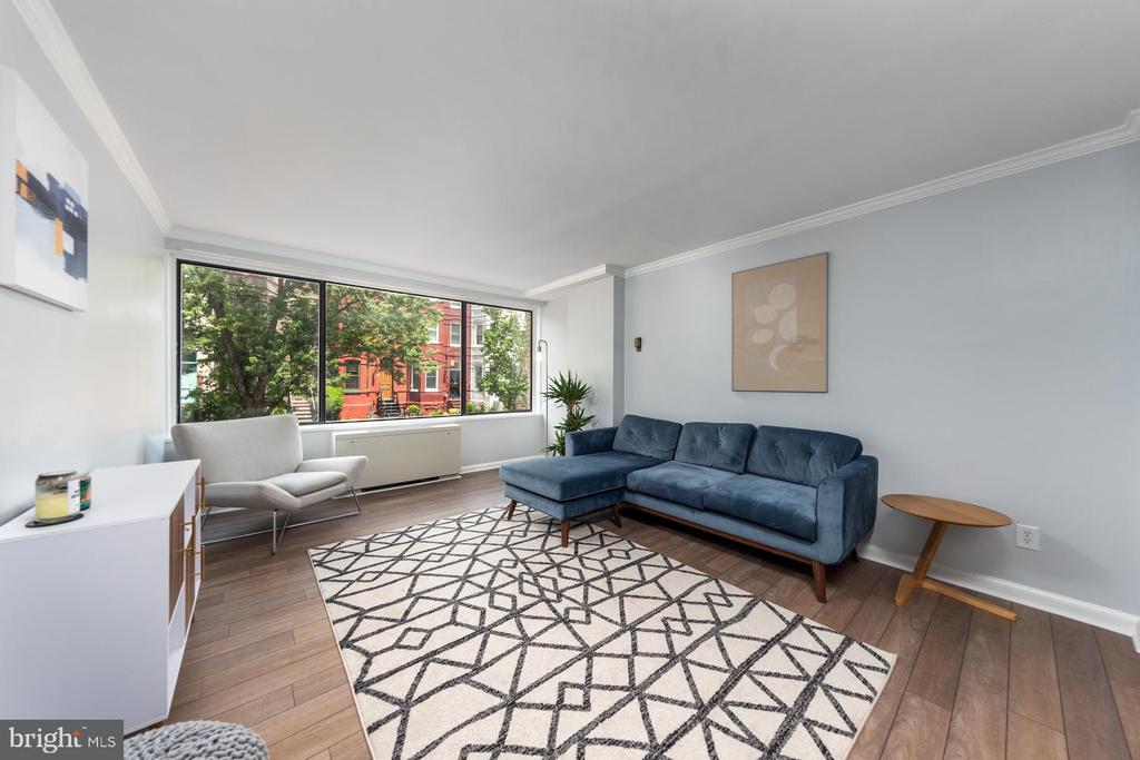 305 C STREET NE Unit: 104