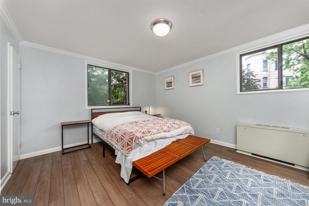 305 C STREET NE Unit: 104