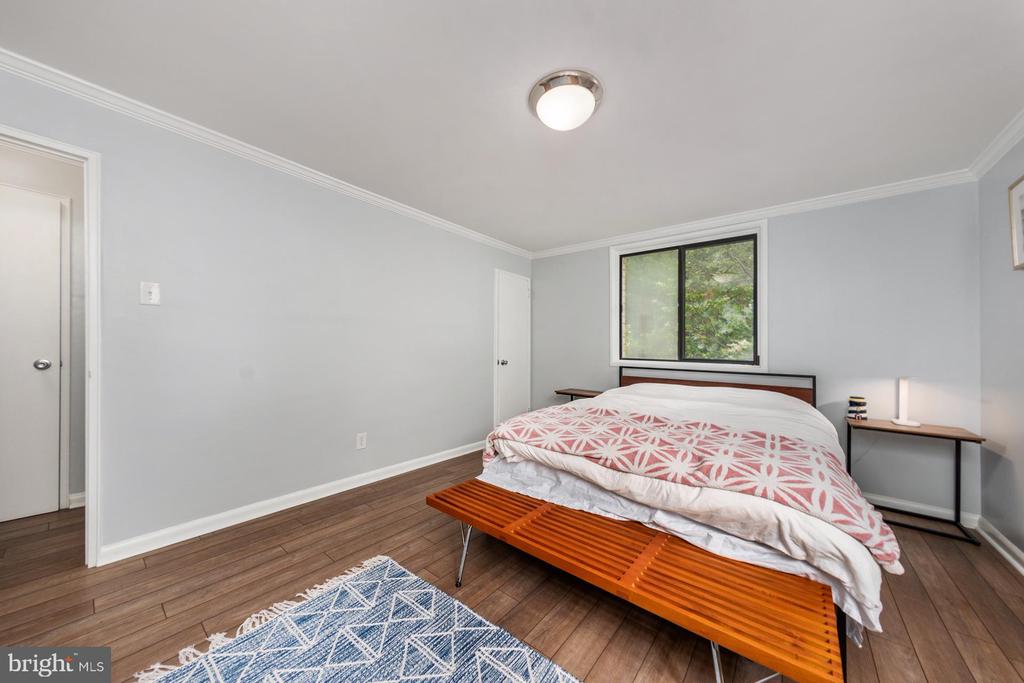 305 C STREET NE Unit: 104