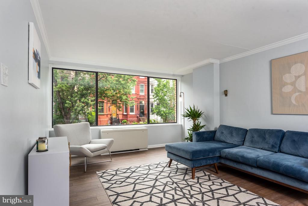 305 C STREET NE Unit: 104